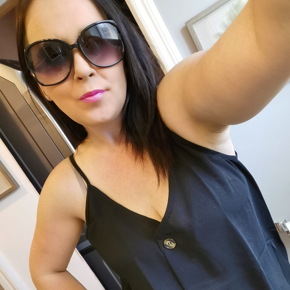 Meet your Posher, Jessica - Picture 1 of 1